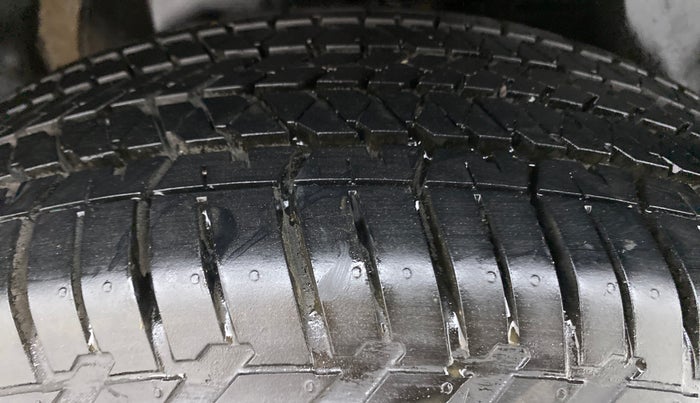 2019 Mahindra XUV500 W3, Diesel, Manual, 74,548 km, Right Rear Tyre Tread