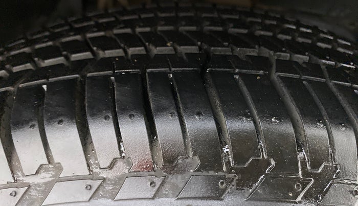 2019 Mahindra XUV500 W3, Diesel, Manual, 74,548 km, Right Front Tyre Tread