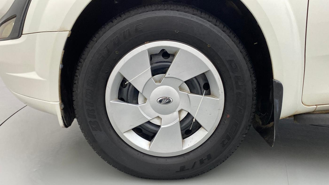 2019 Mahindra XUV500 W3, Diesel, Manual, 74,548 km, Left Front Wheel