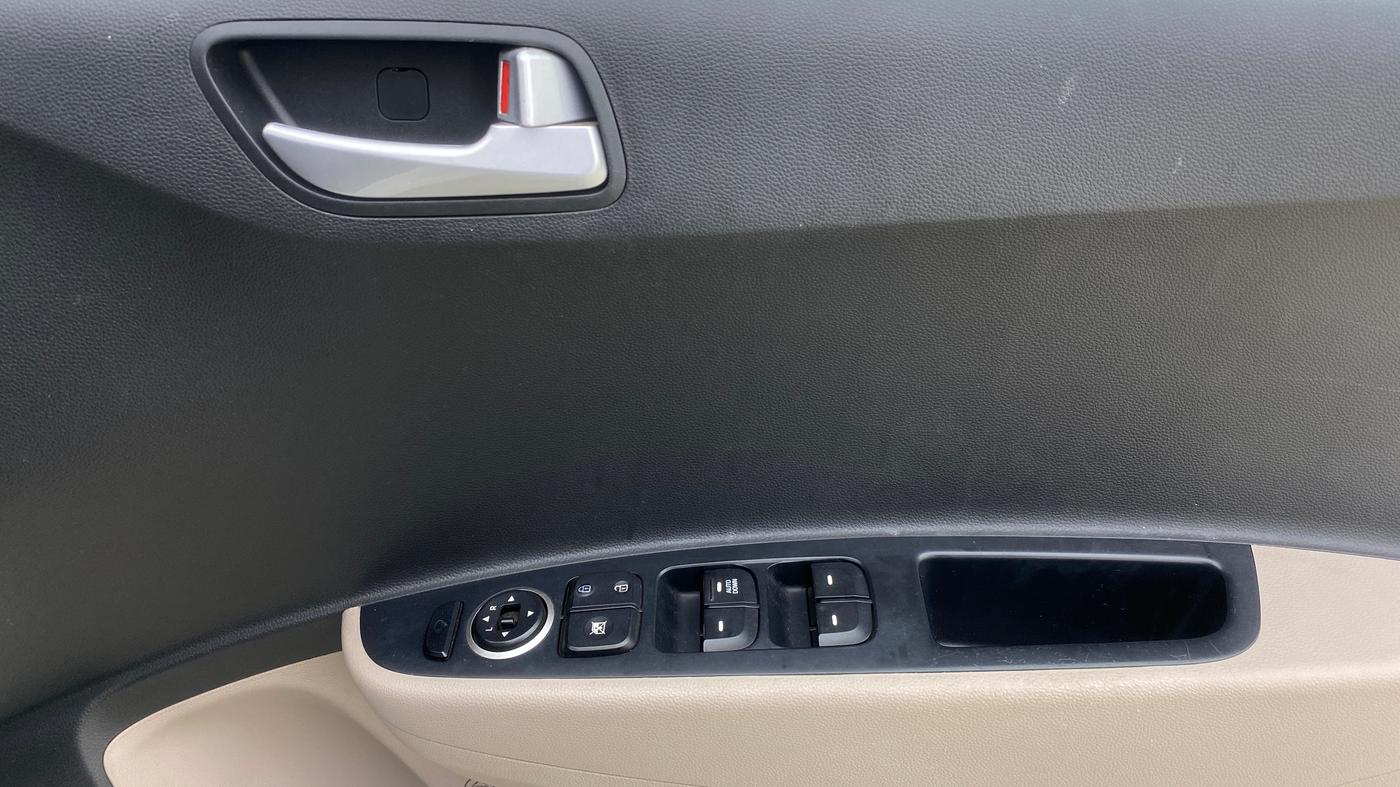2017 Hyundai Grand i10 SPORTZ (O) AT 1.2 KAPPA VTVT, Petrol, Automatic, 34,422 km, Driver Side Door Panels Control