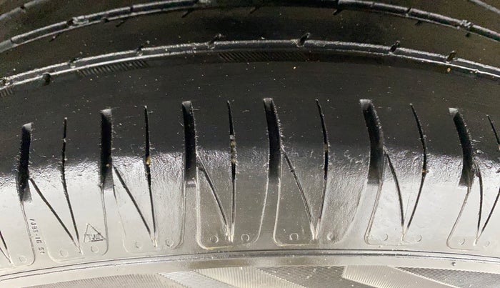 2023 Tata NEXON XZ PLUS LUXURY SUNROOF PETROL, Petrol, Manual, 53,828 km, Left Front Tyre Tread