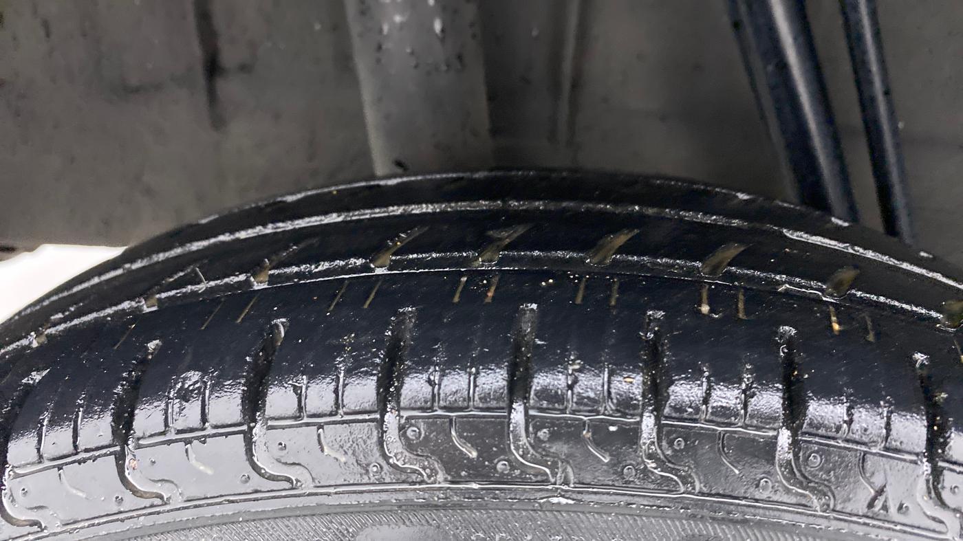 2018 Renault Kwid CLIMBER 1.0, Petrol, Manual, 41,039 km, Right Rear Tyre Tread