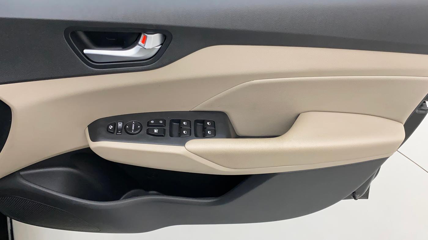 2019 Hyundai Verna 1.6 VTVT SX (O) AT, Petrol, Automatic, 22,991 km, Driver Side Door Panels Control