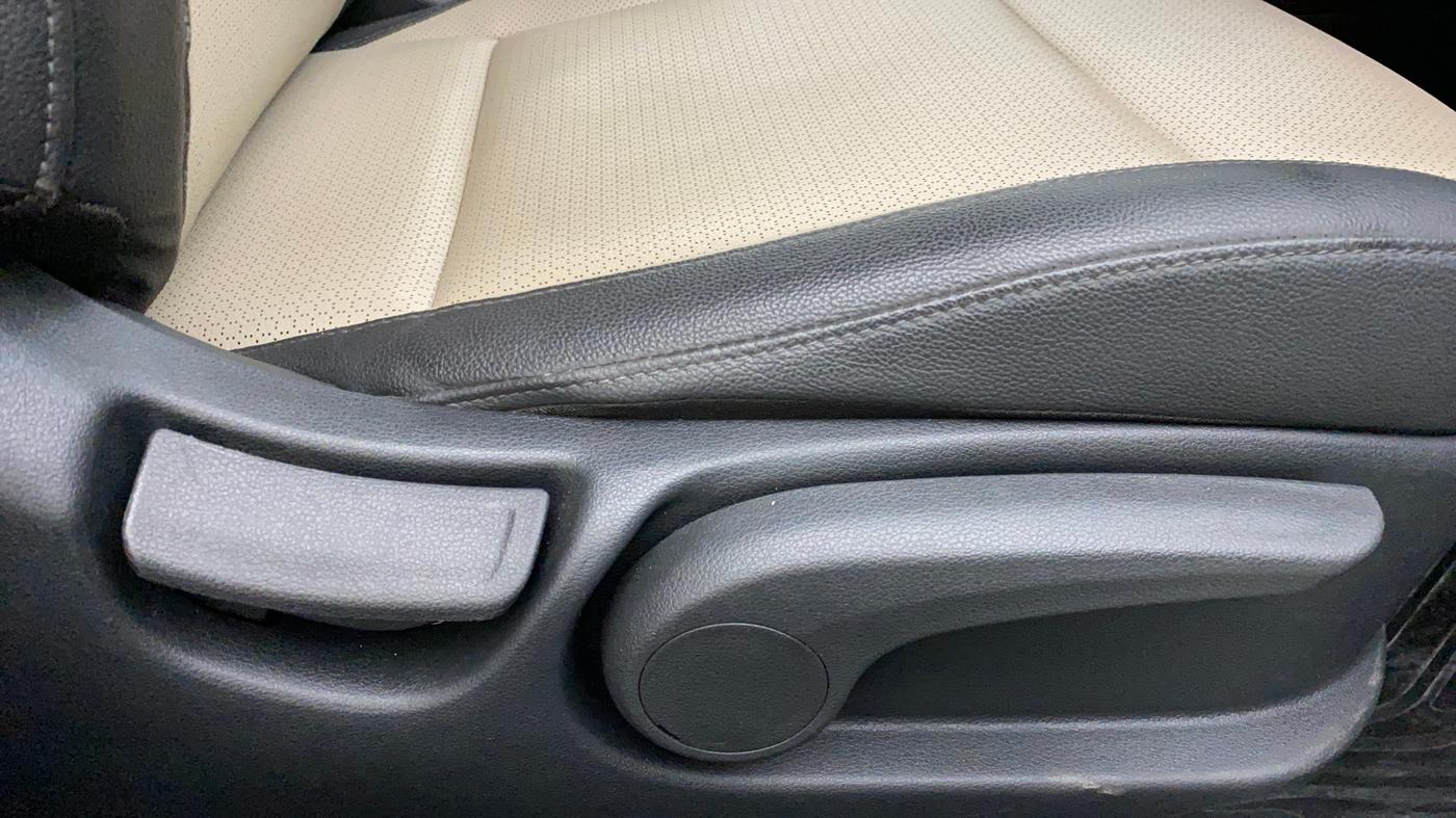 2019 Hyundai Verna 1.6 VTVT SX (O) AT, Petrol, Automatic, 22,991 km, Driver Side Adjustment Panel