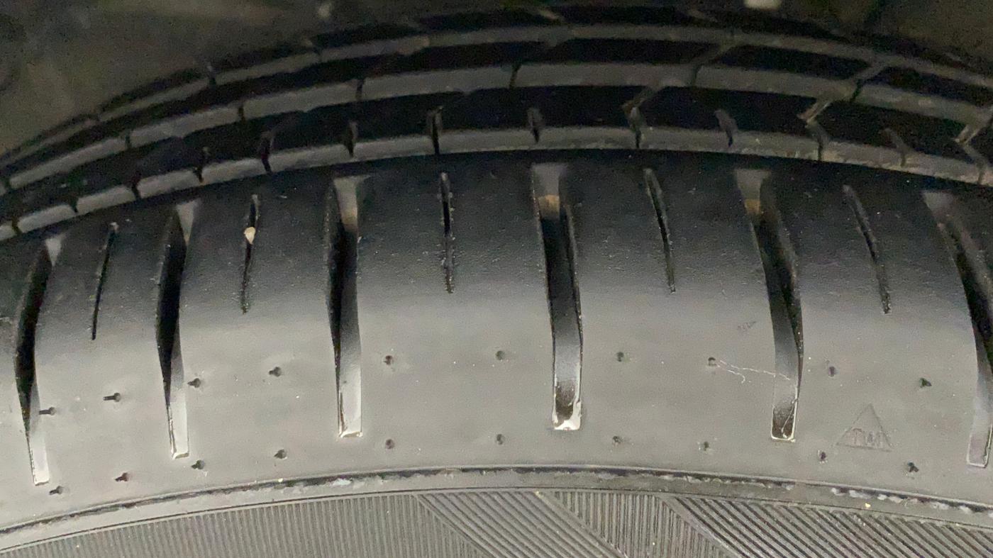 2022 Maruti Baleno ALPHA 1.2 AGS, Petrol, Automatic, 3,102 km, Left Front Tyre Tread