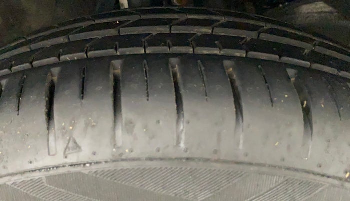 2022 Maruti Baleno ALPHA 1.2 AGS, Petrol, Automatic, 3,102 km, Right Front Tyre Tread