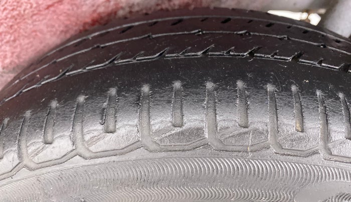 2014 Maruti Wagon R Stingray VXI, Petrol, Manual, 55,671 km, Left Rear Tyre Tread