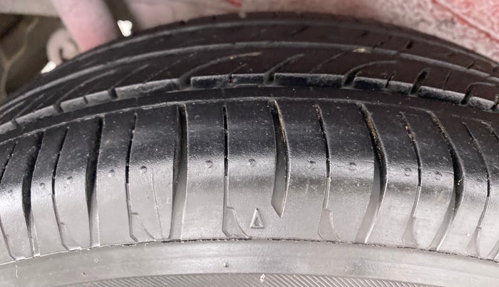 2014 Maruti Wagon R Stingray VXI, Petrol, Manual, 55,671 km, Right Rear Tyre Tread
