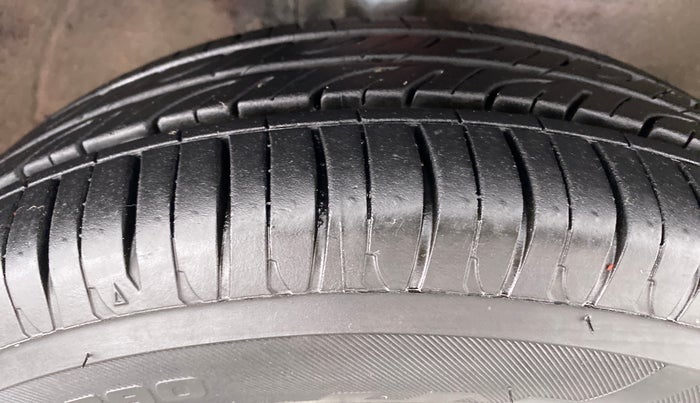 2014 Maruti Wagon R Stingray VXI, Petrol, Manual, 55,671 km, Right Front Tyre Tread