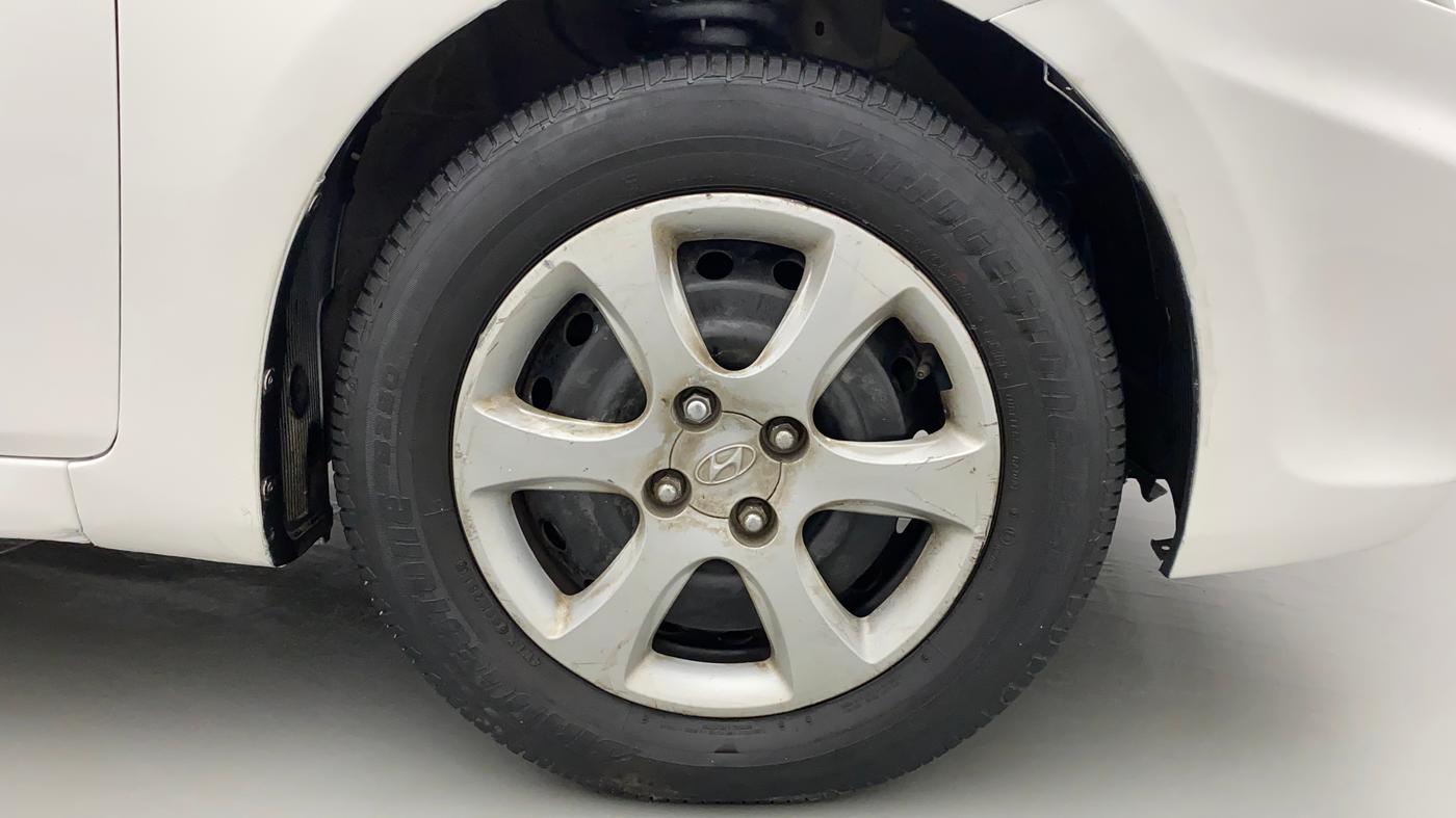 2013 Hyundai Verna FLUIDIC 1.6 VTVT EX, Petrol, Manual, 88,073 km, Right Front Wheel