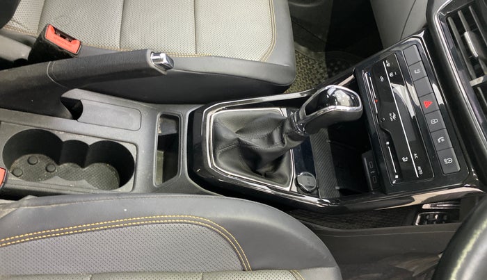 2022 Skoda KUSHAQ STYLE 1.5L TSI MT, Petrol, Manual, 36,071 km, Gear Lever