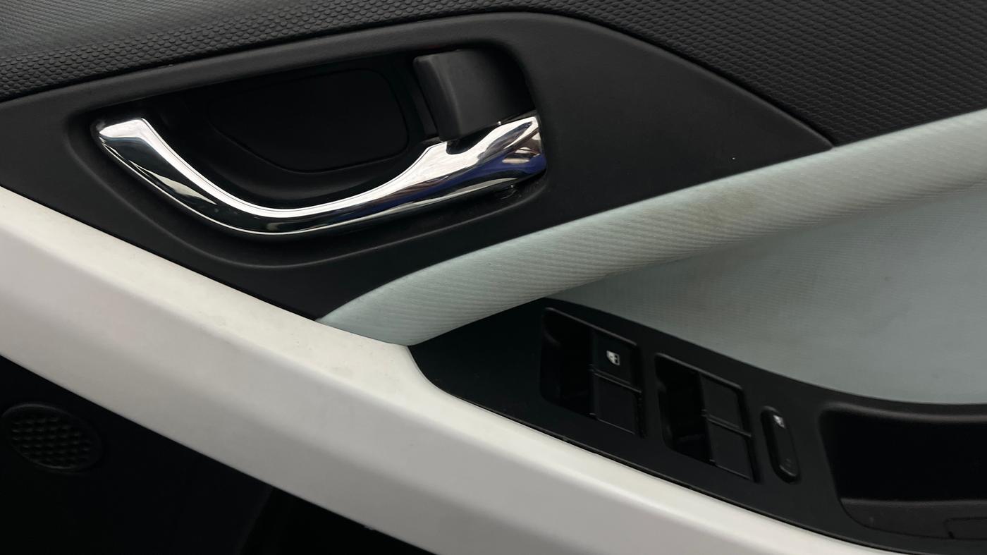 2023 Tata NEXON CREATIVE  AMT 1.2 PETROL, Petrol, Automatic, 32,336 km, Driver Side Door Panels Control