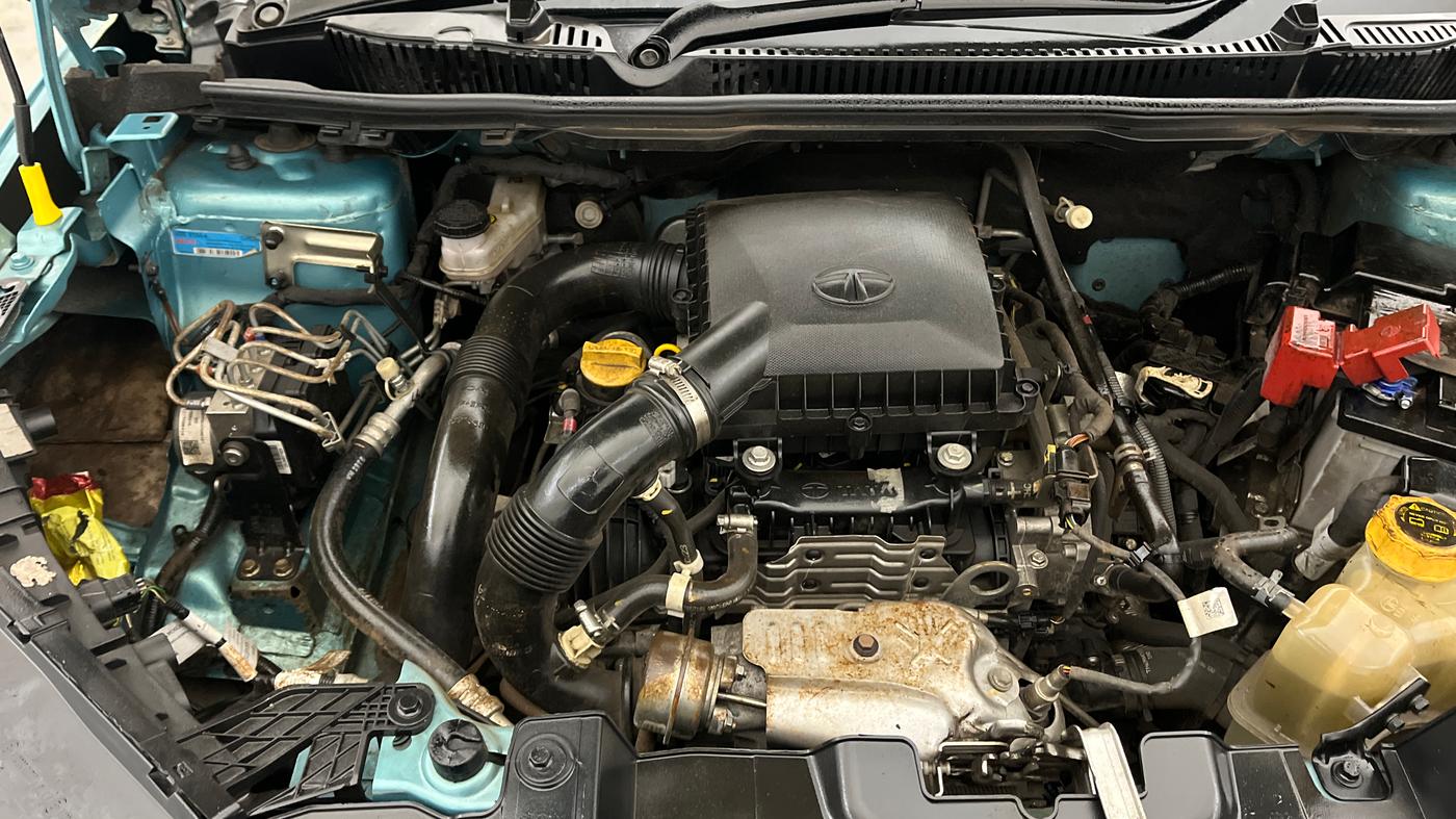2023 Tata NEXON CREATIVE  AMT 1.2 PETROL, Petrol, Automatic, 32,336 km, Engine View - Right