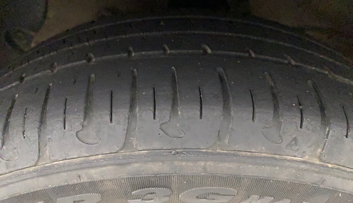 2017 Hyundai Xcent SX 1.2, Petrol, Manual, 33,856 km, Left Front Tyre Tread