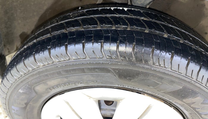 2015 Maruti Alto 800 VXI, Petrol, Manual, 44,526 km, Right Front Tyre Tread