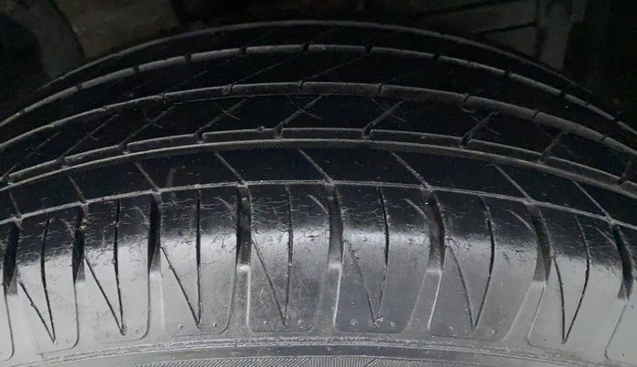 2017 Maruti Vitara Brezza ZDI PLUS, Diesel, Manual, 33,772 km, Right Front Tyre Tread