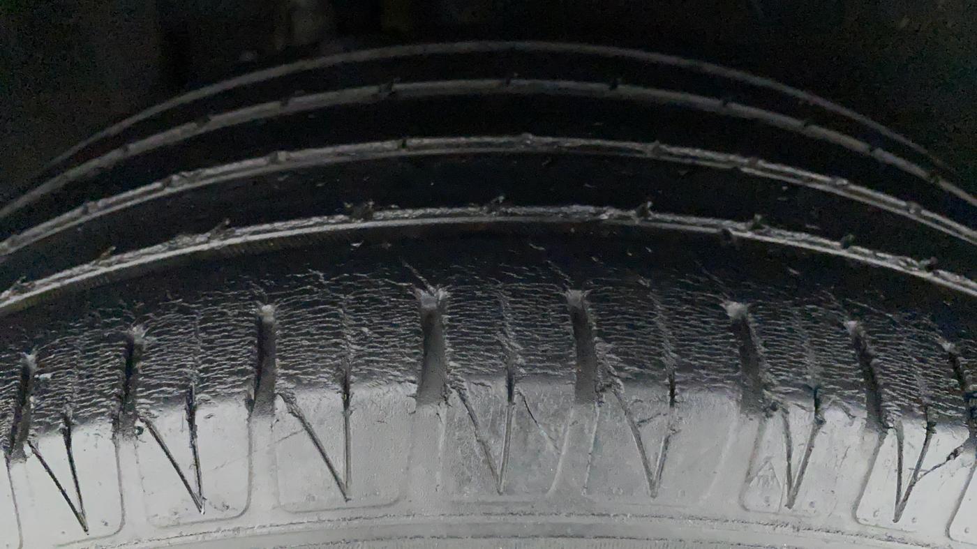 2017 Maruti Vitara Brezza ZDI PLUS, Diesel, Manual, 33,772 km, Left Rear Tyre Tread