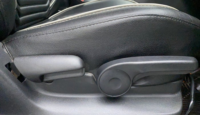2017 Maruti Vitara Brezza ZDI PLUS, Diesel, Manual, 33,772 km, Driver Side Adjustment Panel