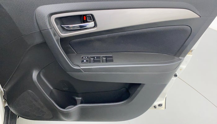 2017 Maruti Vitara Brezza ZDI PLUS, Diesel, Manual, 33,772 km, Driver Side Door Panels Control