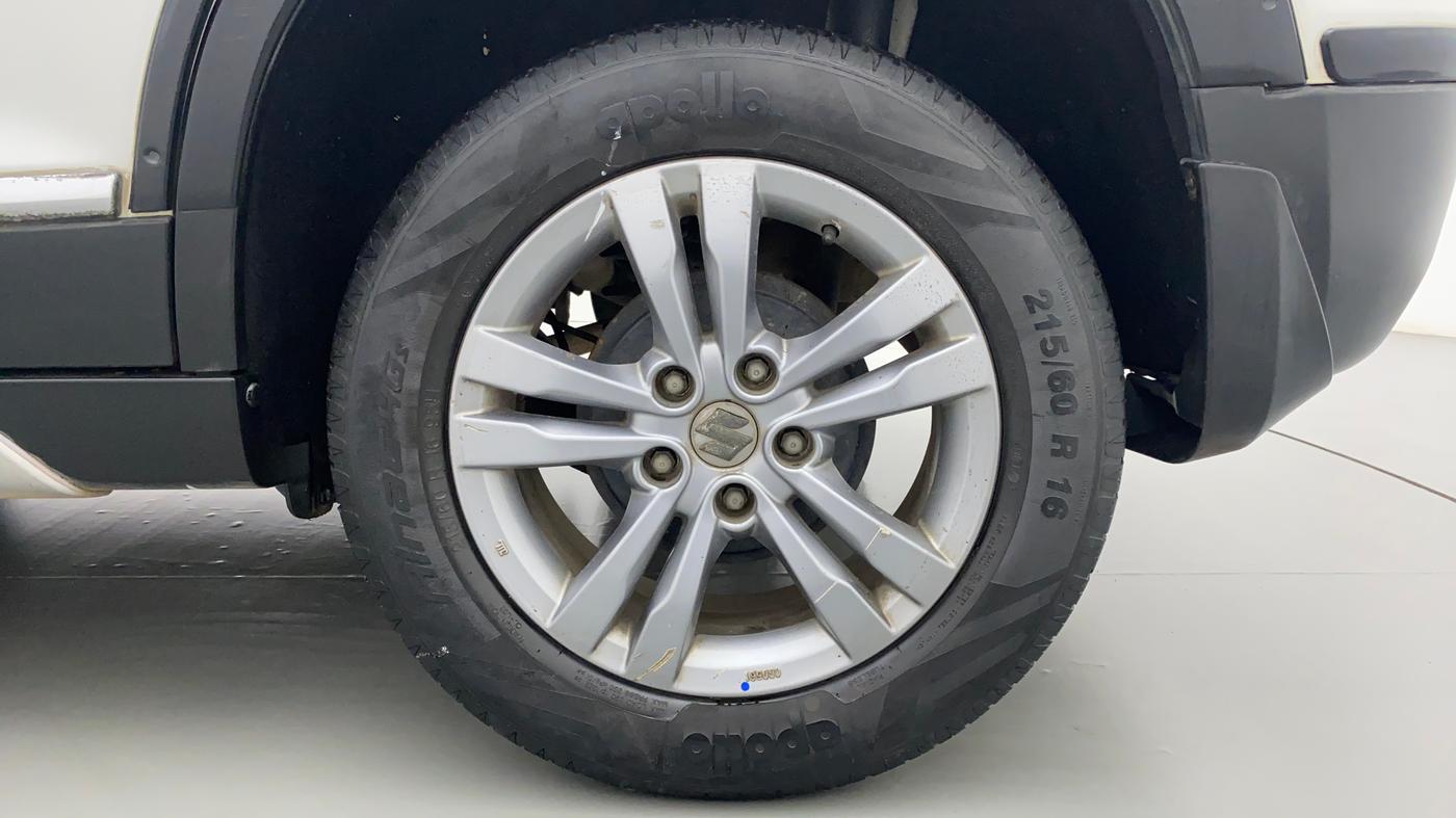 2017 Maruti Vitara Brezza ZDI PLUS, Diesel, Manual, 33,772 km, Left Rear Wheel