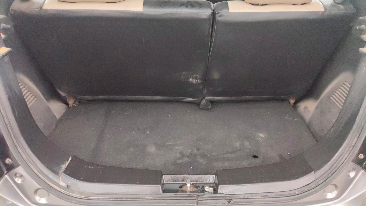 2017 Maruti Wagon R 1.0 VXI+ AMT, Petrol, Automatic, 76,813 km, Boot Inside