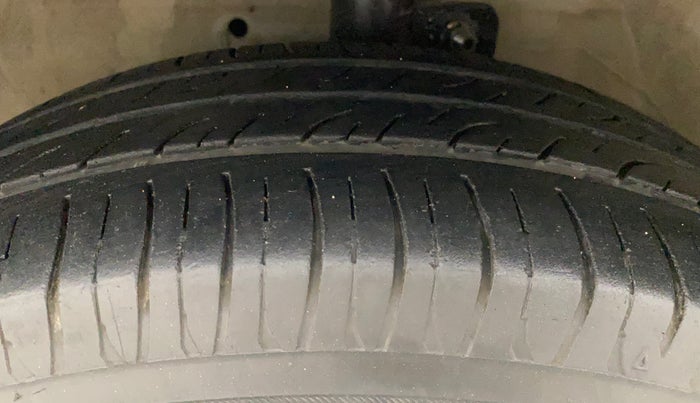 2017 Maruti Celerio ZXI AMT, Petrol, Automatic, 1,13,720 km, Left Front Tyre Tread