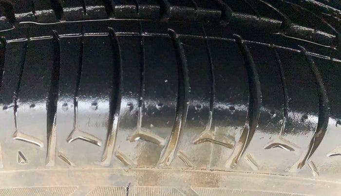 2017 Honda Jazz 1.2L I-VTEC V, Petrol, Manual, 69,669 km, Left Front Tyre Tread