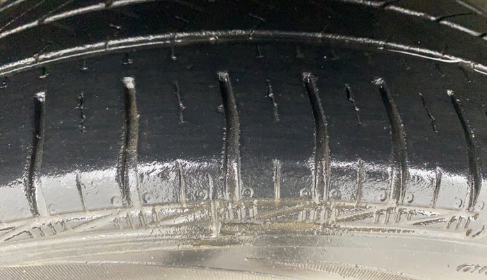 2017 Honda Amaze 1.2L I-VTEC S, Petrol, Manual, 79,704 km, Left Front Tyre Tread