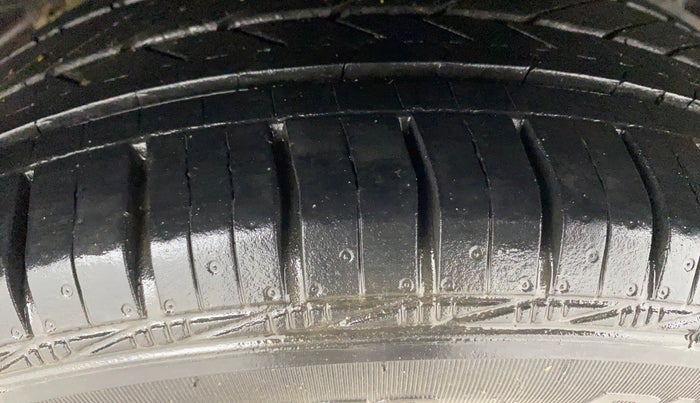 2017 Honda Amaze 1.2L I-VTEC S, Petrol, Manual, 79,704 km, Left Rear Tyre Tread