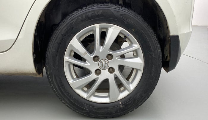 2014 Maruti Swift ZDI, Diesel, Manual, 82,445 km, Left Rear Wheel