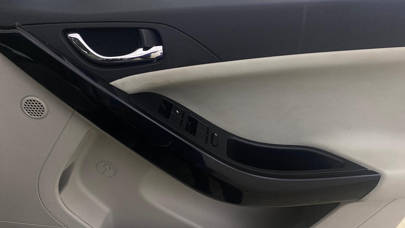 2022 Tata NEXON XZ PLUS PETROL SUNROOF, Petrol, Manual, 12,899 km, Driver Side Door Panels Control