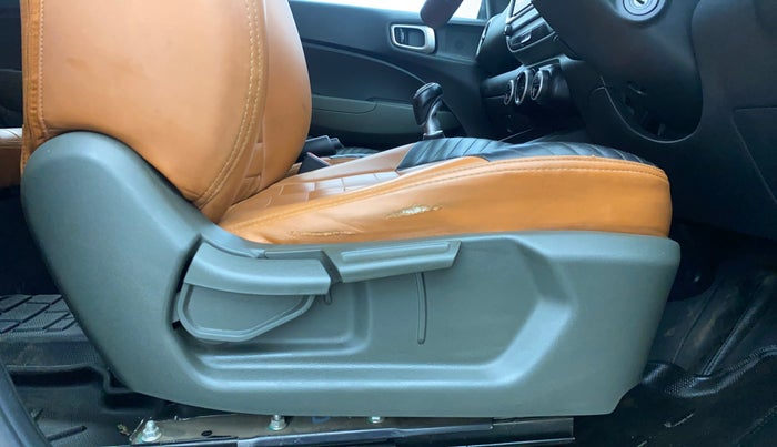 2020 Hyundai VENUE SX 1.0 TURBO IMT, Petrol, Manual, 72,272 km, Driver Side Adjustment Panel