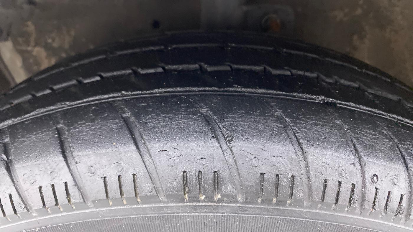 2016 Maruti Celerio VXI AGS, Petrol, Automatic, 56,857 km, Left Front Tyre Tread