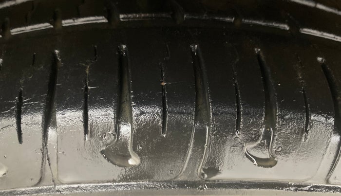 2017 Hyundai Grand i10 SPORTZ (O) AT 1.2 KAPPA VTVT, Petrol, Automatic, 18,513 km, Left Front Tyre Tread