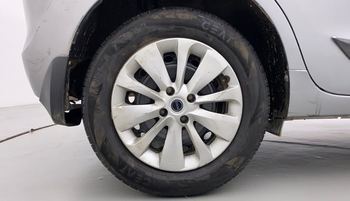 2016 Maruti Baleno DELTA PETROL 1.2, CNG, Manual, 97,201 km, Right Rear Wheel