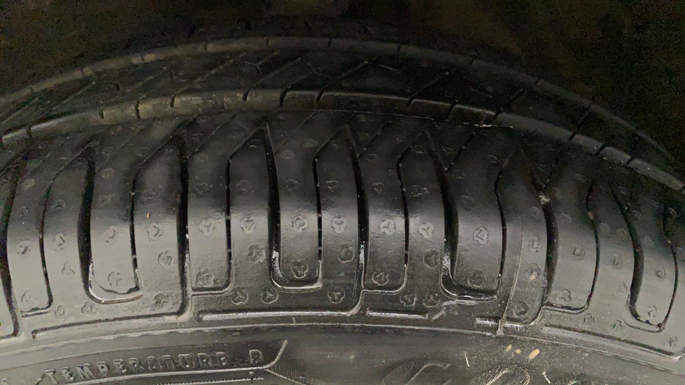 2018 Maruti Alto K10 LXI CNG, CNG, Manual, 54,239 km, Right Front Tyre Tread