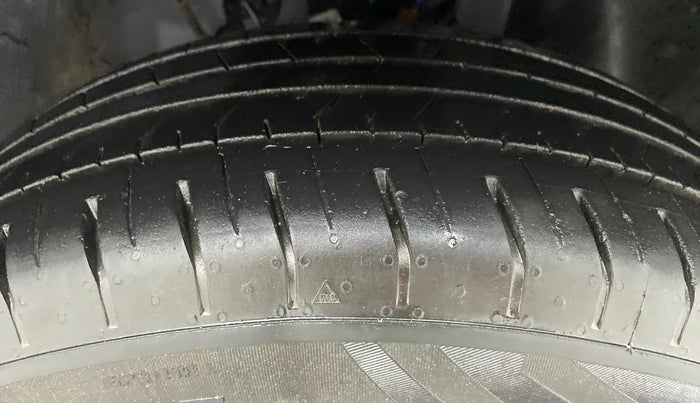 2021 Hyundai VENUE S MT 1.2 KAPPA, Petrol, Manual, 6,063 km, Right Front Tyre Tread