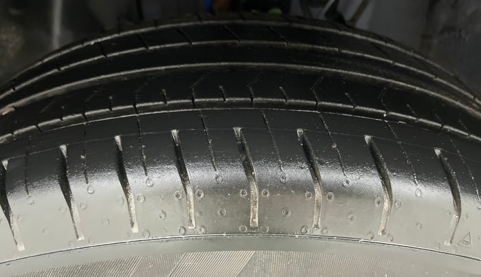 2021 Hyundai VENUE S MT 1.2 KAPPA, Petrol, Manual, 6,063 km, Left Front Tyre Tread