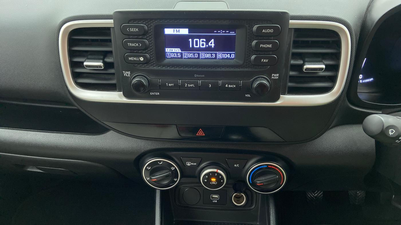 2021 Hyundai VENUE S MT 1.2 KAPPA, Petrol, Manual, 6,063 km, Air Conditioner