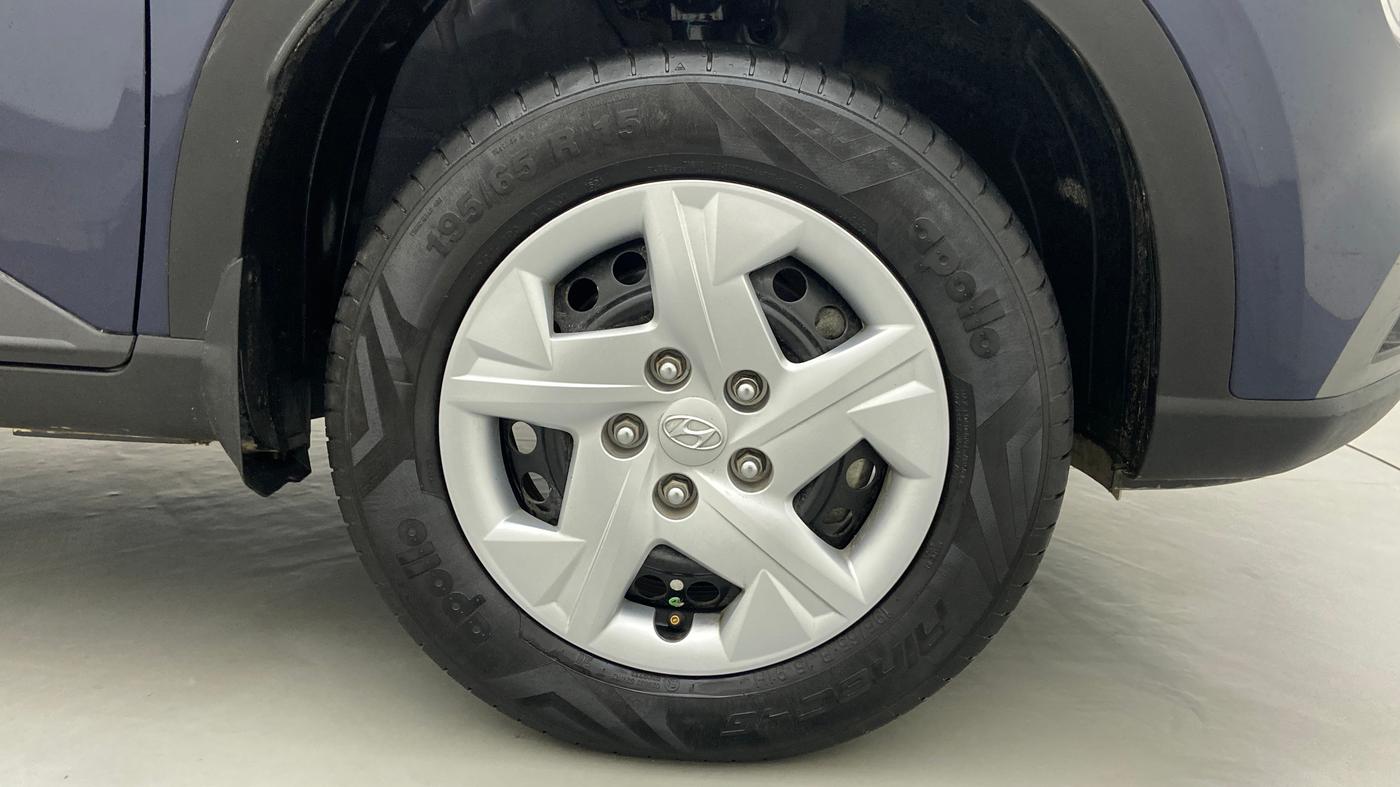 2021 Hyundai VENUE S MT 1.2 KAPPA, Petrol, Manual, 6,063 km, Right Front Wheel
