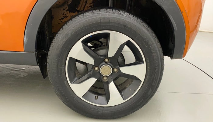 2018 Tata NEXON XZA PLUS PETROL DUAL TONE, Petrol, Automatic, 29,337 km, Left Rear Wheel
