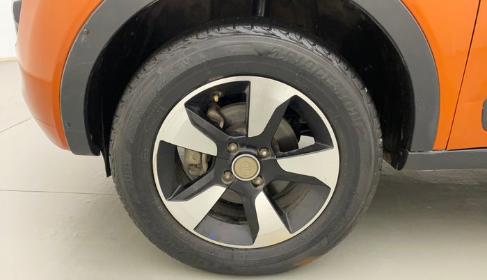 2018 Tata NEXON XZA PLUS PETROL DUAL TONE, Petrol, Automatic, 29,337 km, Left Front Wheel