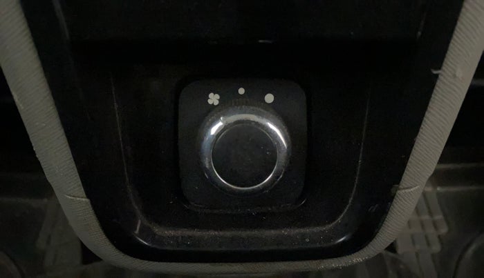 2018 Tata NEXON XZA PLUS PETROL DUAL TONE, Petrol, Automatic, 29,337 km, Rear AC Temperature Control