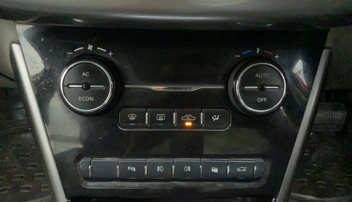2018 Tata NEXON XZA PLUS PETROL DUAL TONE, Petrol, Automatic, 29,337 km, Automatic Climate Control