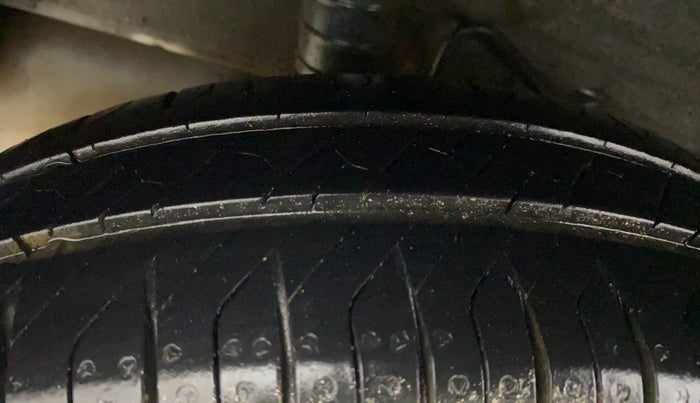 2015 Nissan Micra Active XV, Petrol, Manual, 33,518 km, Right Rear Tyre Tread