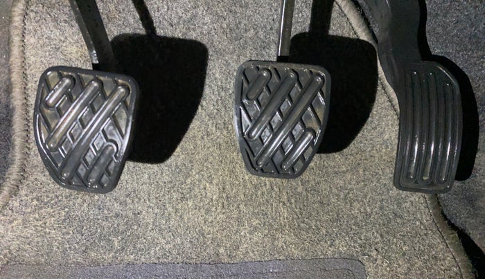 2015 Nissan Micra Active XV, Petrol, Manual, 33,518 km, Pedals