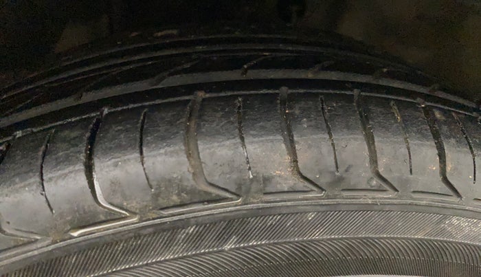 2017 Maruti IGNIS DELTA 1.3, Diesel, Manual, 83,220 km, Left Front Tyre Tread