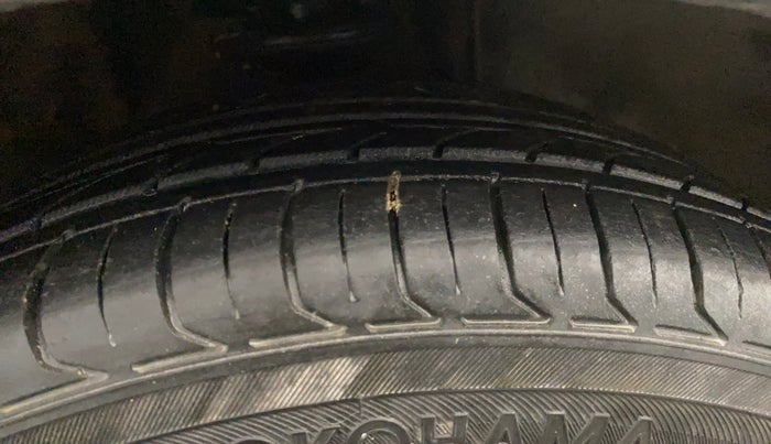 2017 Maruti IGNIS DELTA 1.3, Diesel, Manual, 83,220 km, Right Front Tyre Tread