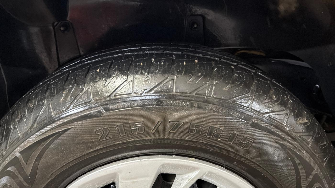 2023 Mahindra BOLERO NEO N 8, Diesel, Manual, 92,917 km, Right Rear Tyre Tread
