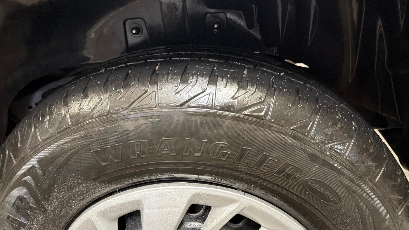 2023 Mahindra BOLERO NEO N 8, Diesel, Manual, 92,917 km, Left Rear Tyre Tread
